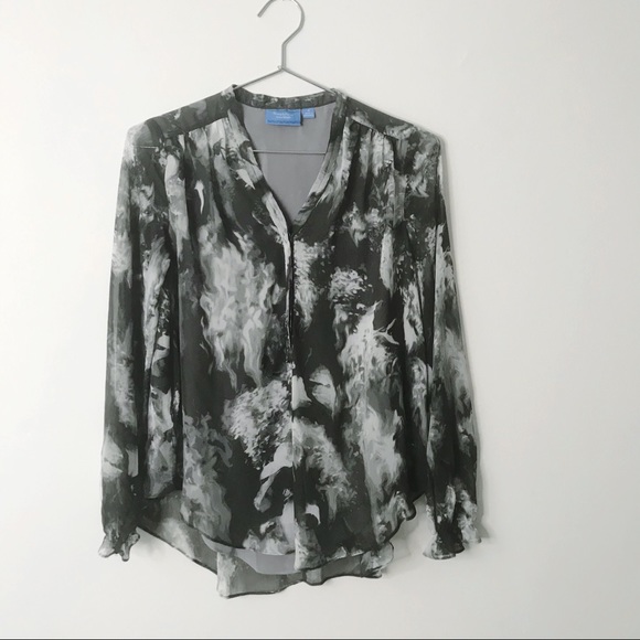 Simply Vera •Grey Floral Blouse - Picture 1 of 6
